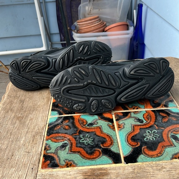 Adidas - Picture 6 of 7